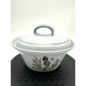 Buchan Scotland Thistleware Stoneware Casserole Dish & Lid 257/40/43